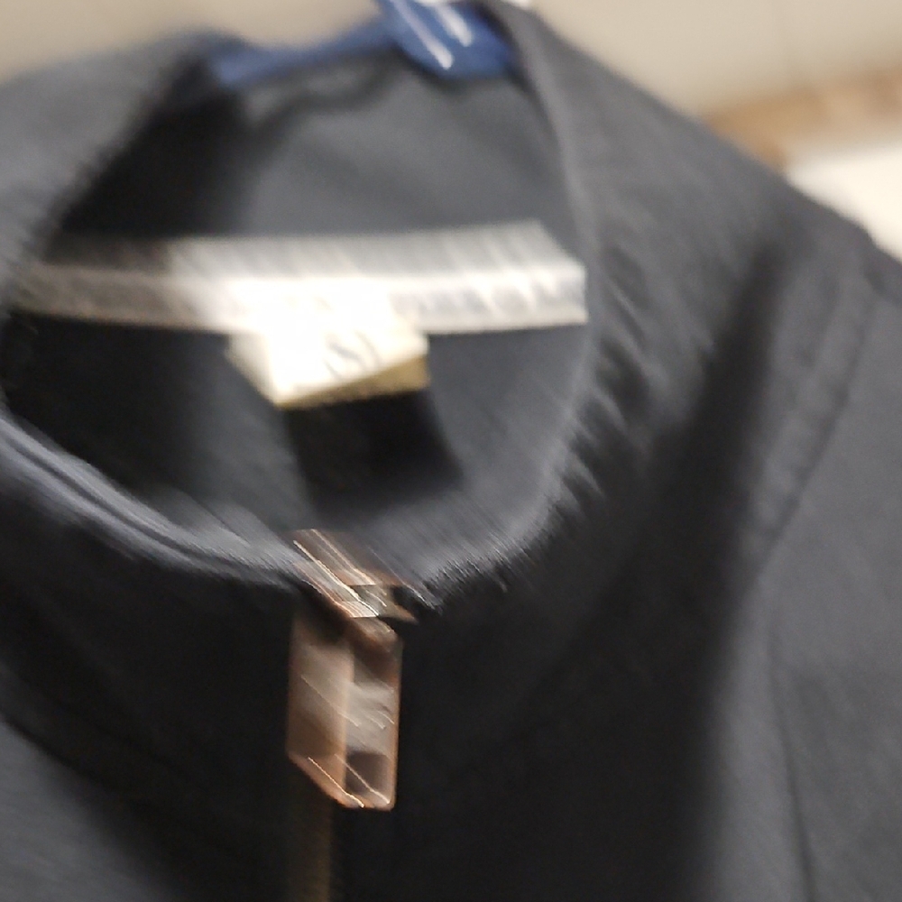 NWOT Victoria's Secret Black Zip-Up Sweater with '86' Design - Picture 5 of 6
